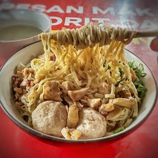 Kuliner Jakarta – Mie Keriting Luwes