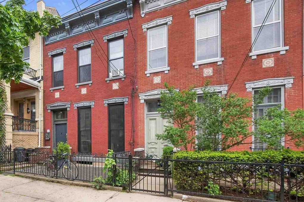 261 Ogden Ave Jersey City Nj 07307 Realtor 102 Ogden Ave is located in The Heights Jersey City.