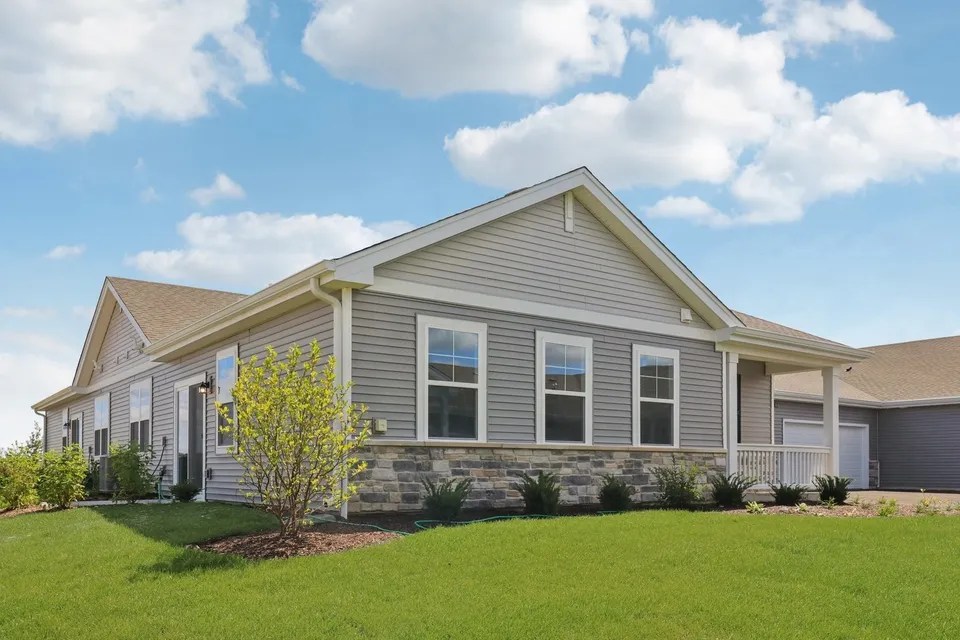 1057 St Pingree Grove IL 60140 Realtor Com W960 H720.webp