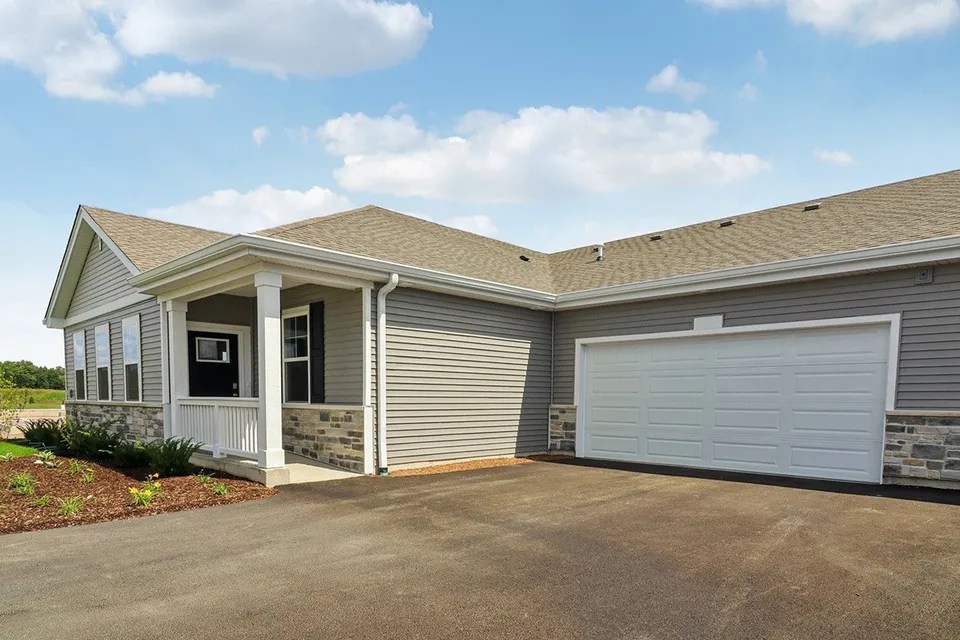 1057 St Pingree Grove IL 60140 Realtor Com W960 H720.webp