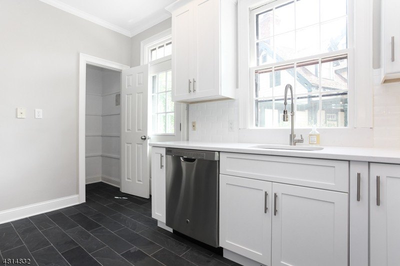 Find homes, condos, townhouses & investment properties for sale or a local real estate agent in new providence, nj. 43 Murray Hill Sq, New Providence, NJ 07974 - realtor.comÂ®