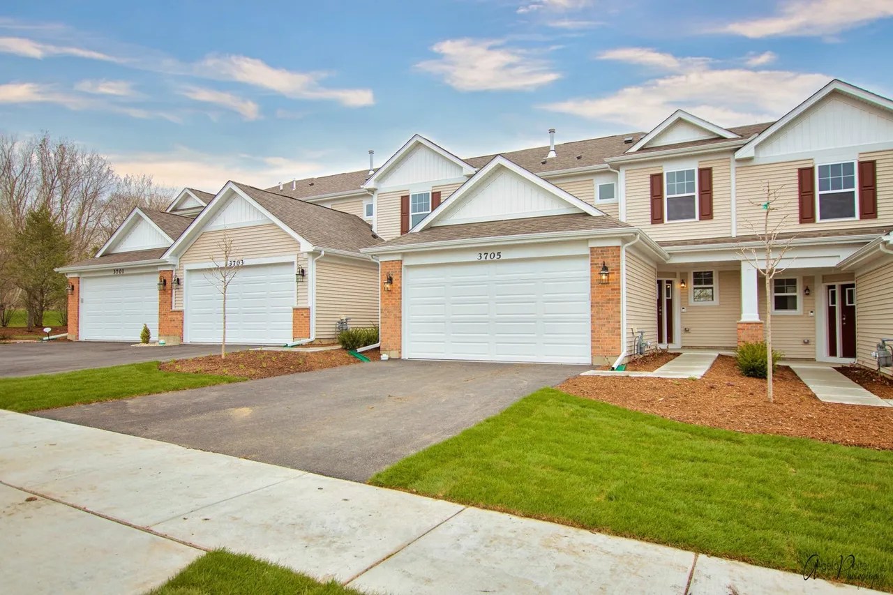 3917 Monica Ln Unit 4 Johnsburg IL 60051 Realtor Com W1280 H960.webp