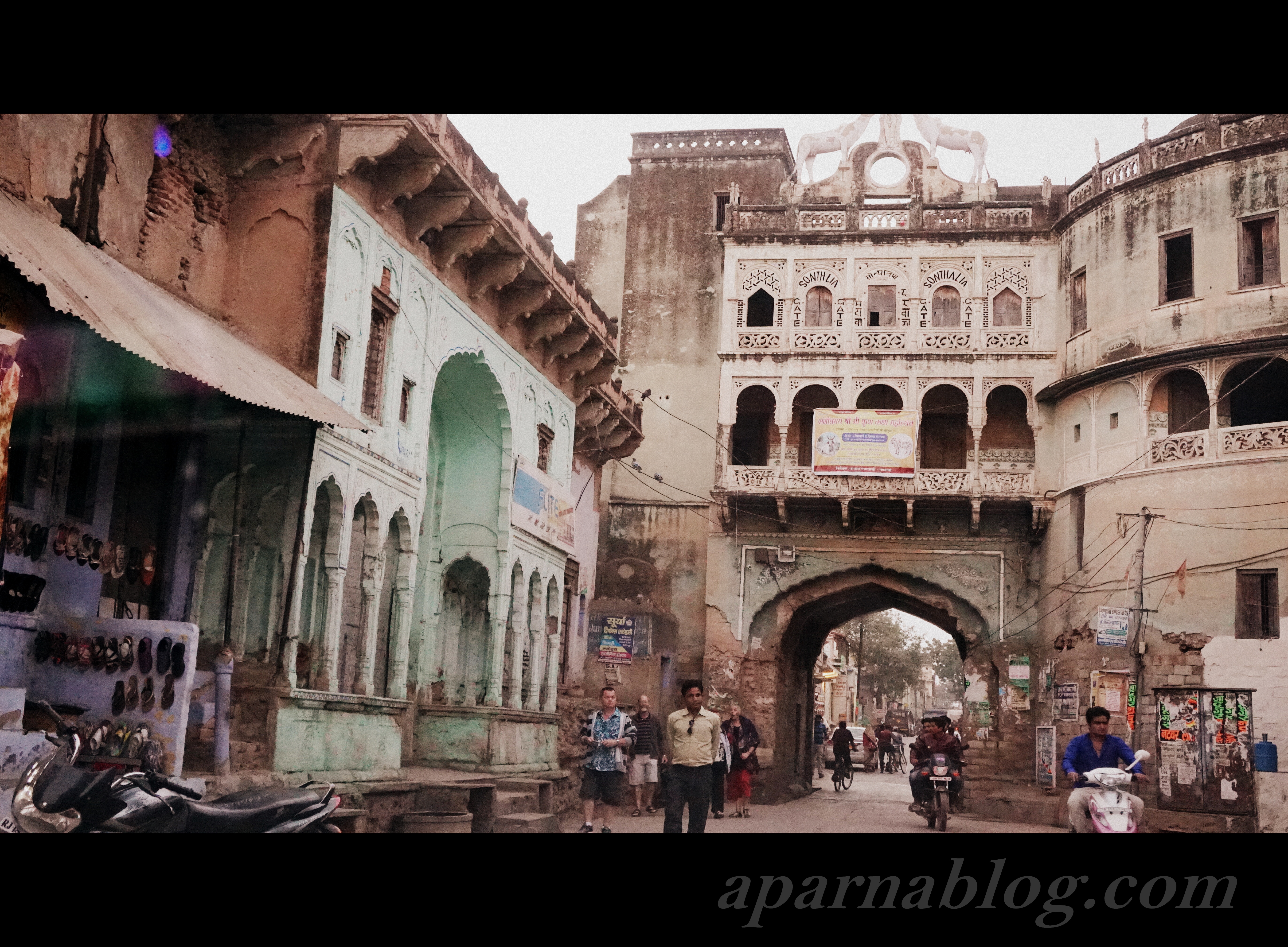Main road in Mandawa.