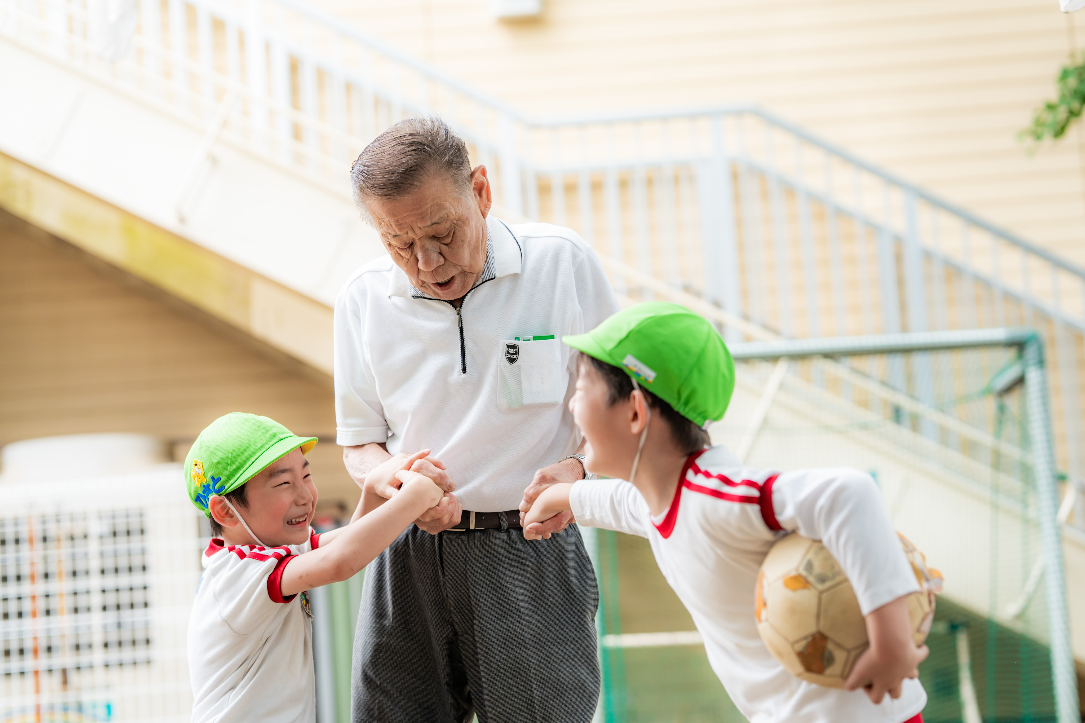 子どもは愛して育てるだけでいい」。83歳園長が守る、変わらない