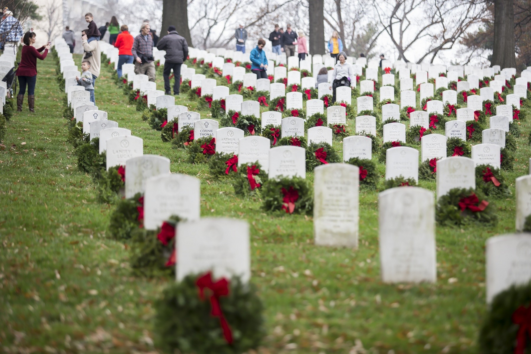 Covid 19 Won T Keep Wreaths Across America Away From Arlington National Cemetery Air Force Magazine Help us by sponsoring Veterans Remembrance Wreaths or by joining us on December 18 2021 at a participating location.
