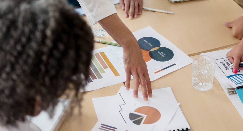 Projects Medum - Premium Gradient Image Gallery - 8K