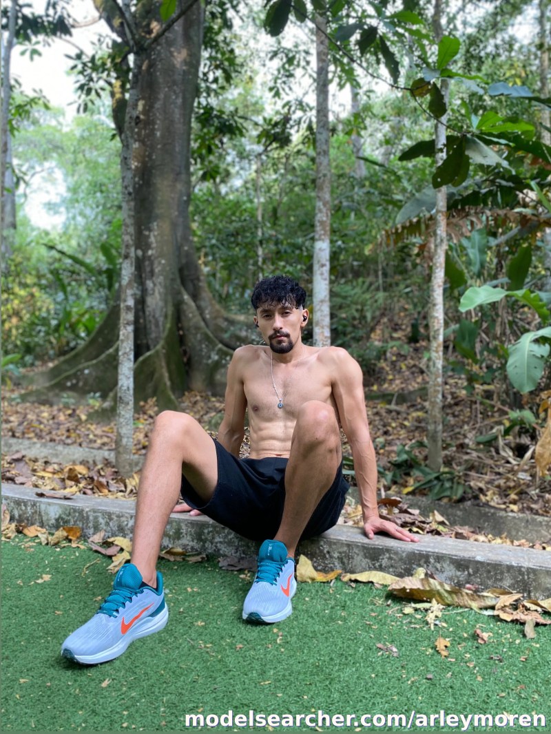 arleymoren Spotlight #fapsearcheri5