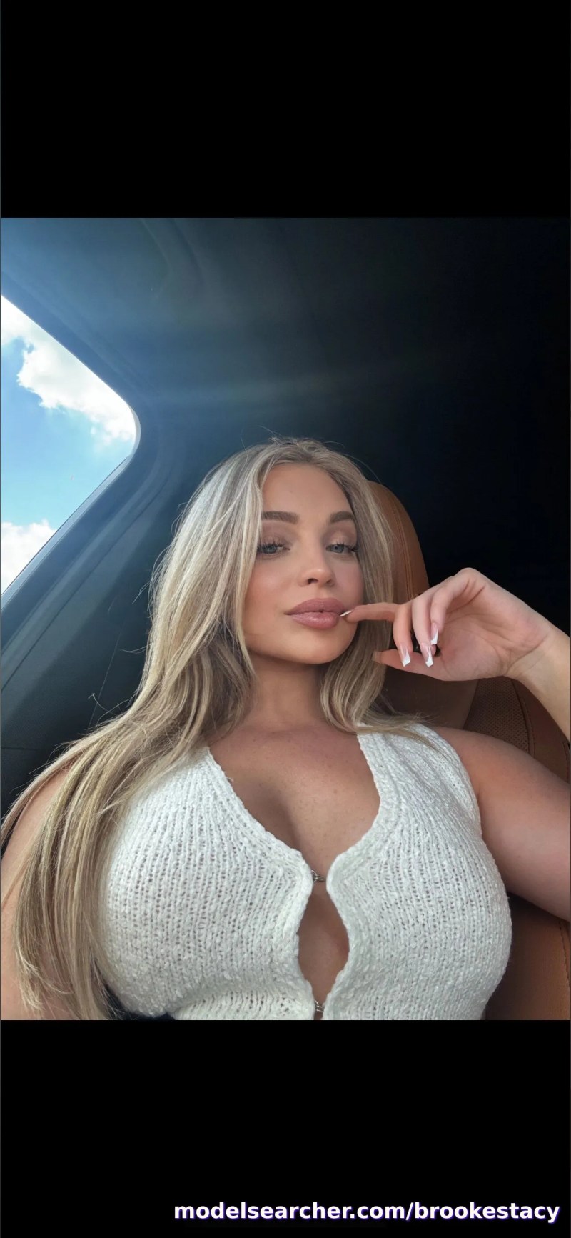 Nora Reed 🌸 Spotlight #fapsearcheri4