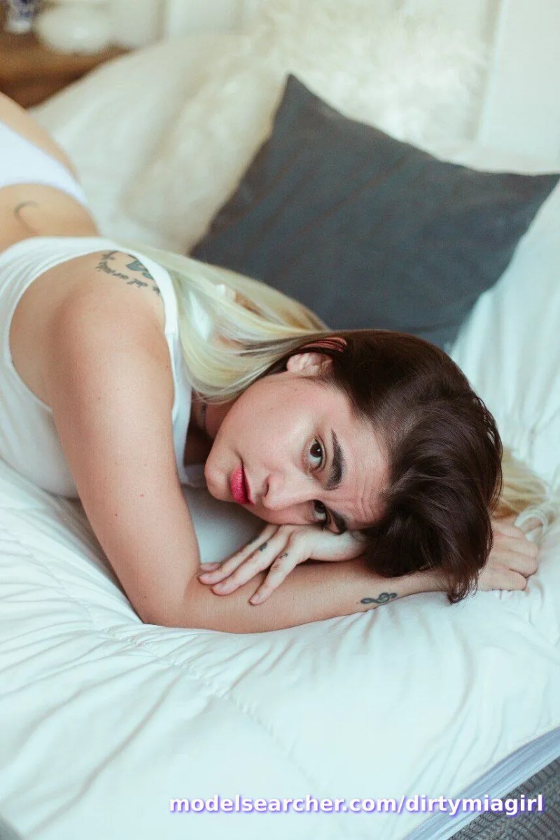 Mia 🖤 Fetish dirty girl 💭💛 Spotlight #fapsearcheri4