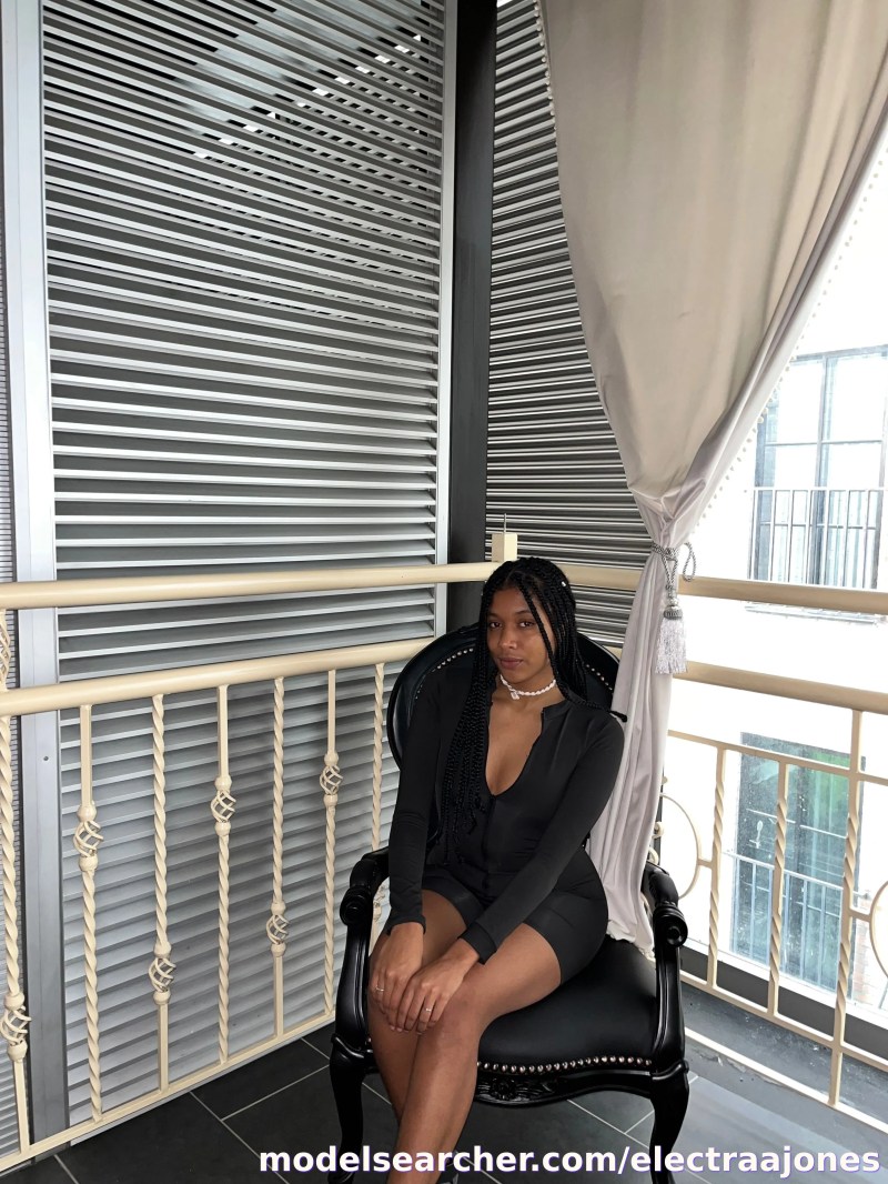 𝐸𝓁𝑒𝒸𝓉𝓇𝒶 𝒥 2.✨ Spotlight #fapsearcheri1