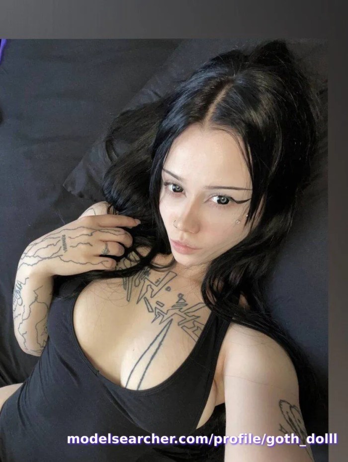 goth_roxie