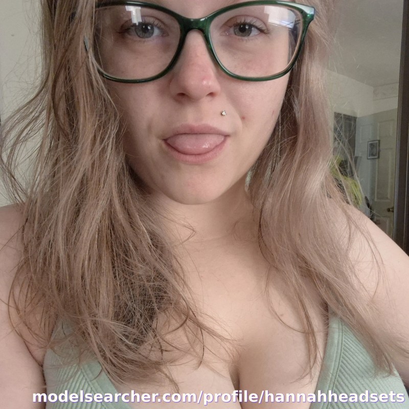 Hannah Headsets Spotlight #fapsearcheri1