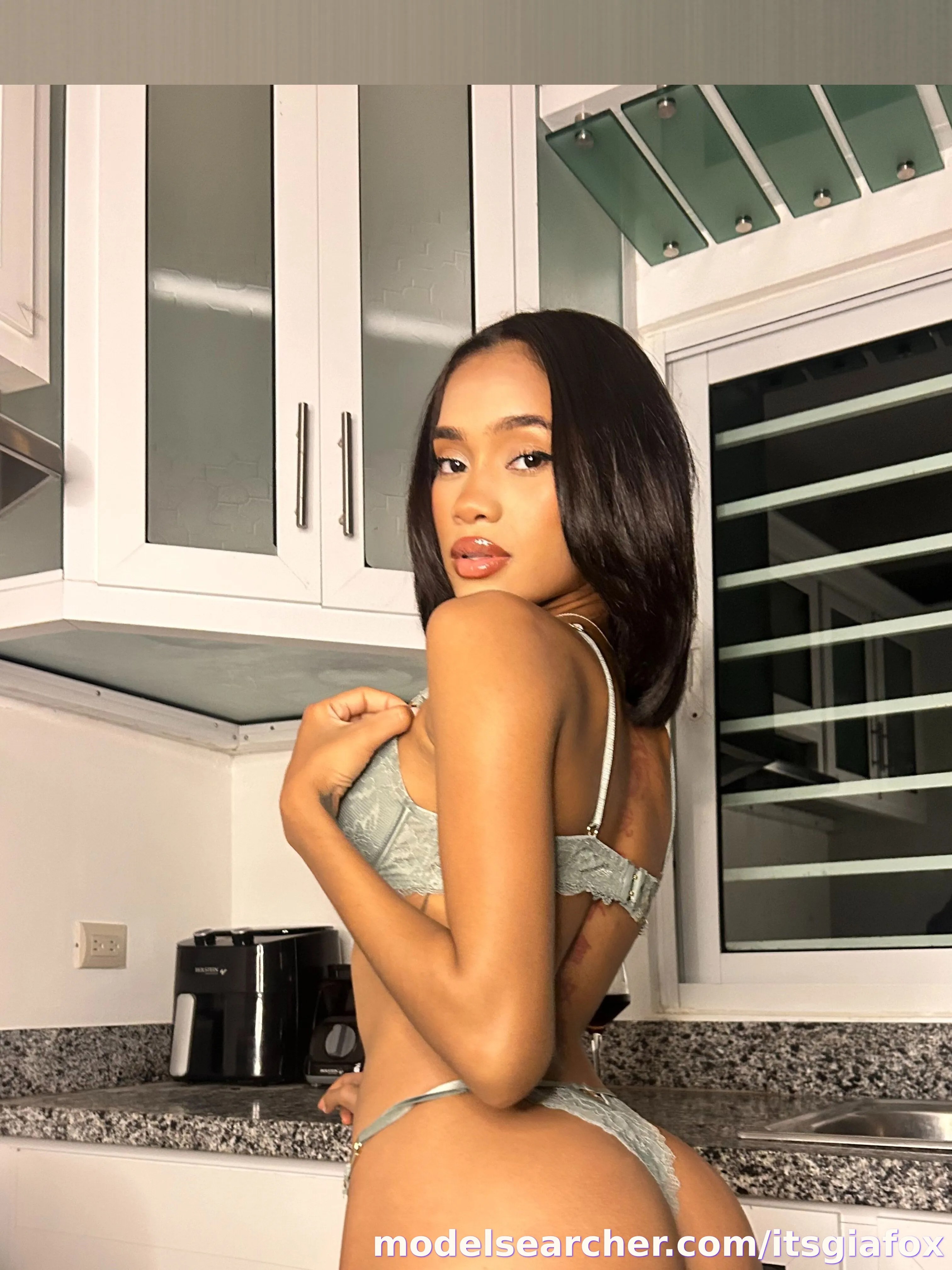 Gia Fox Onlyfans Profile Content - updated September 2025