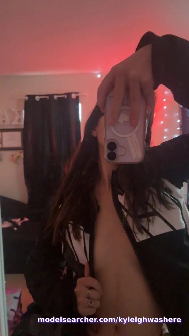 kyleighwashere Spotlight #fapsearcheri2
