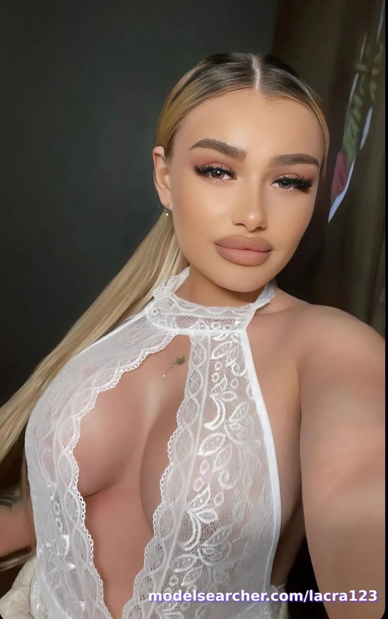 Andreea Petre Spotlight #fapsearcheri3