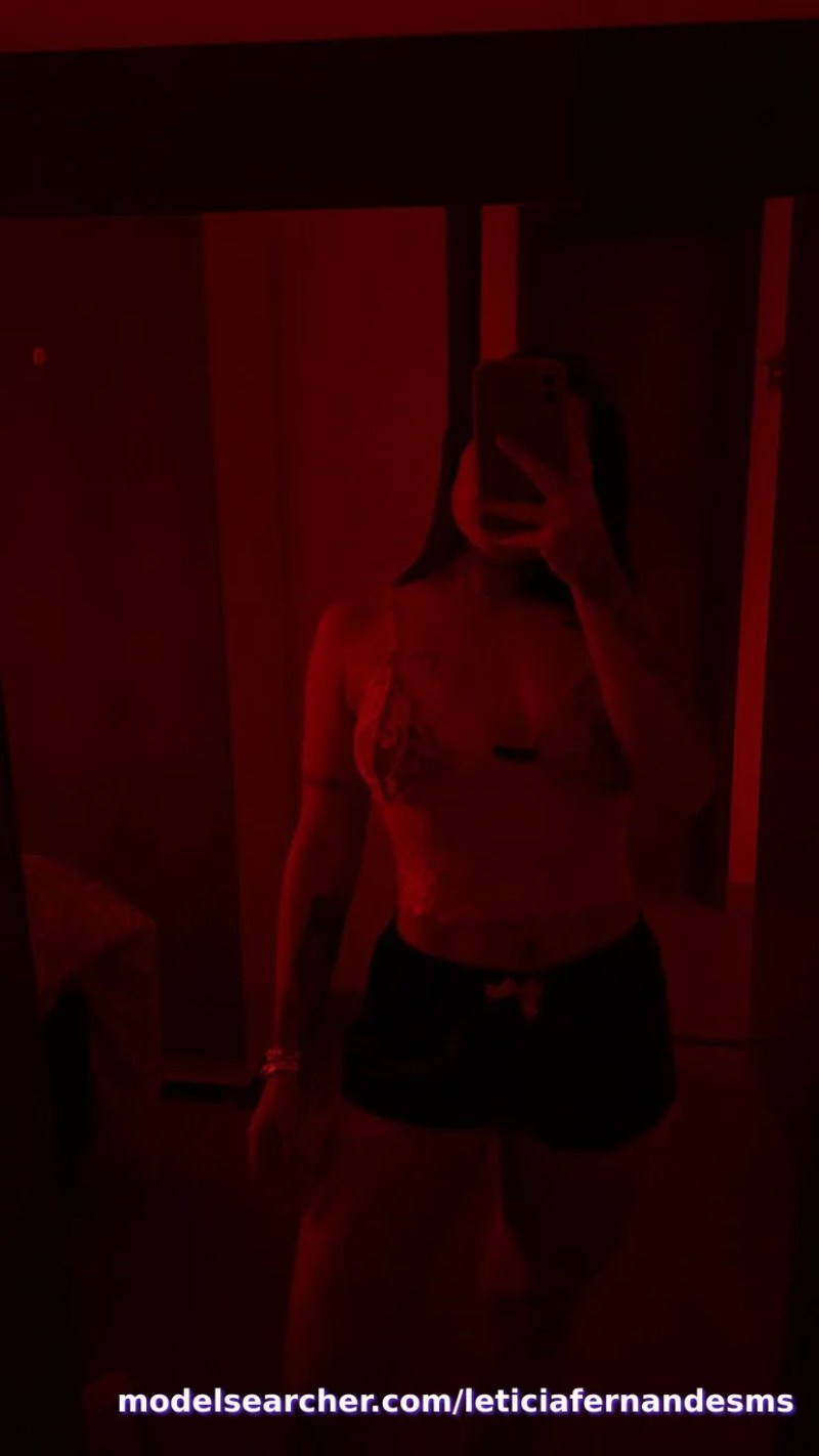 Lele Fernandes Spotlight #fapsearcheri1
