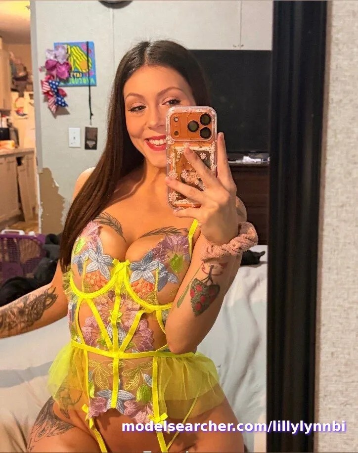 lillylynnbi Spotlight #fapsearcheri2