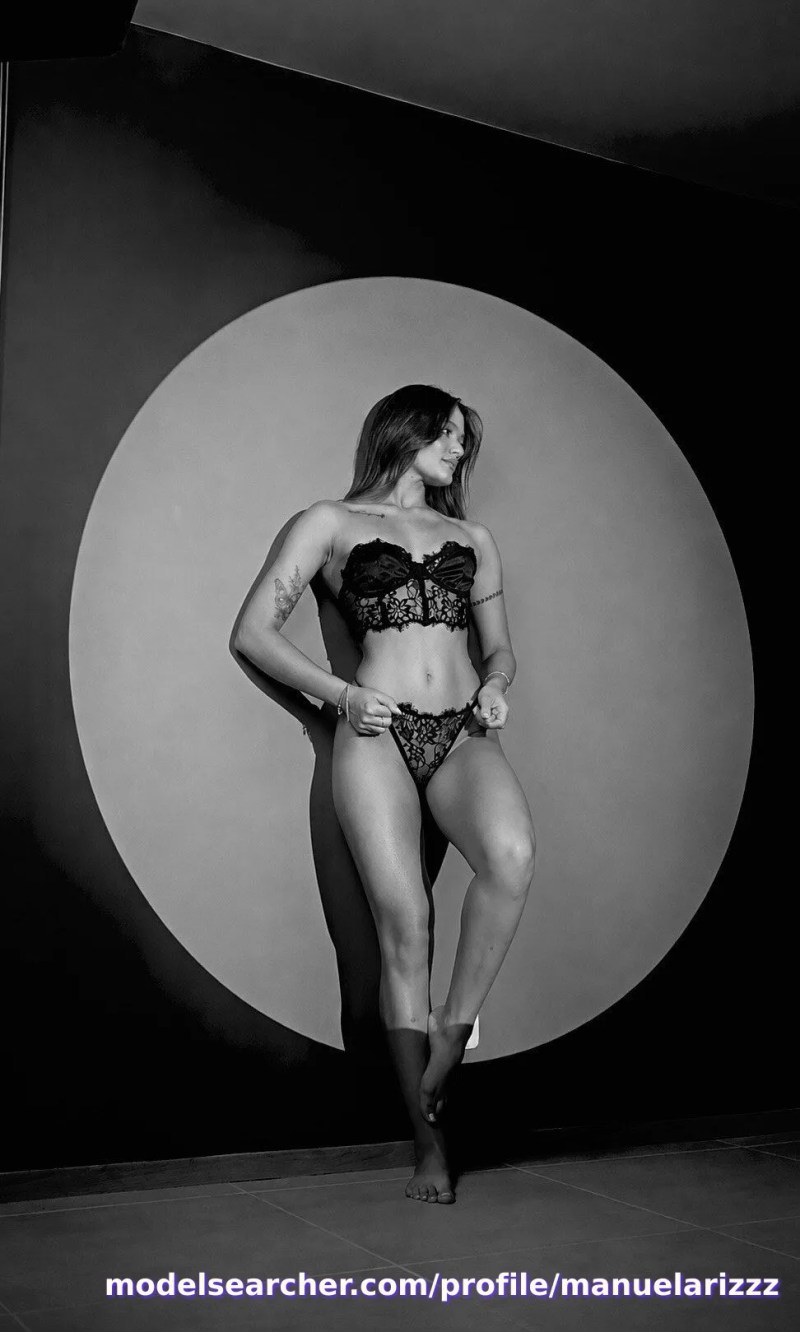 Manuela Rizz Spotlight #fapsearcheri5