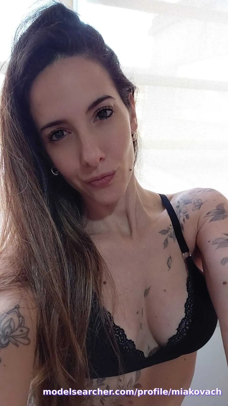 miakovach Spotlight #fapsearcheri1