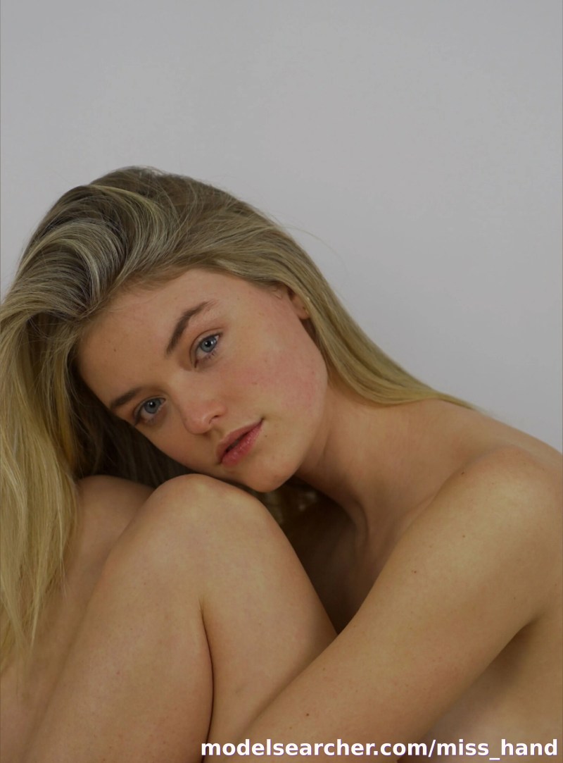 Miss_hand Spotlight #fapsearcheri7