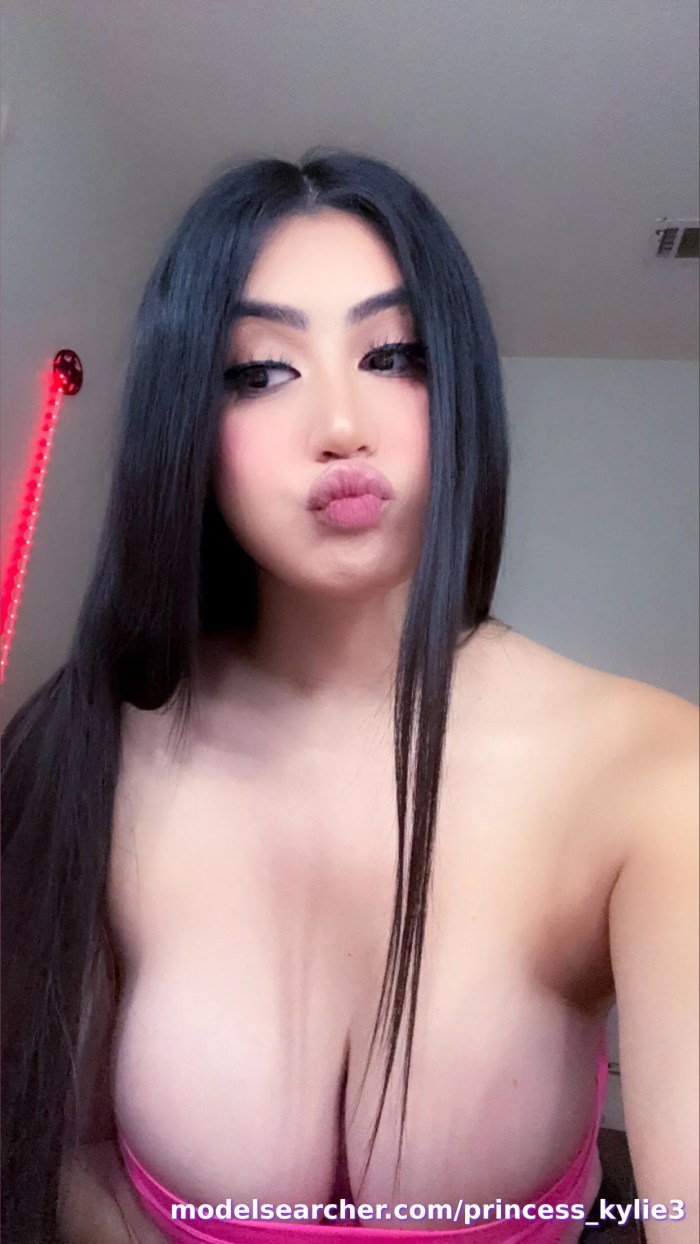 princess_kylie3