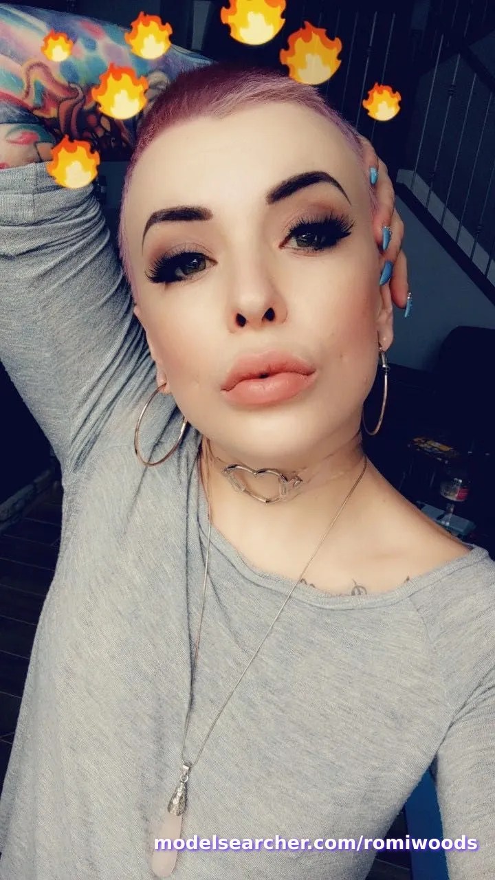Romi Spotlight #fapsearcheri1