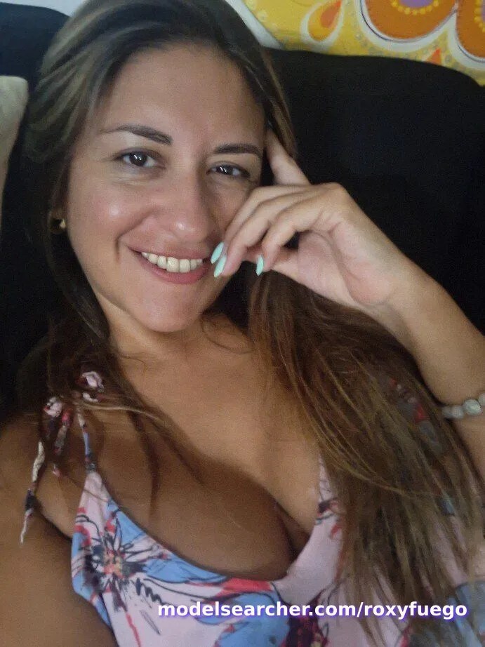 Roxyfuego Spotlight #fapsearcheri2