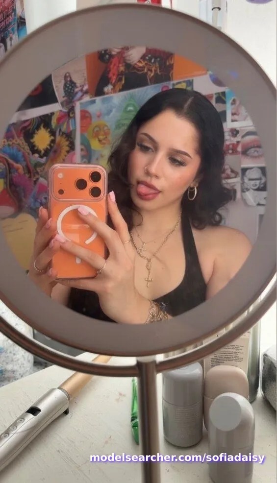 Sofi Daisy Spotlight #fapsearcheri1