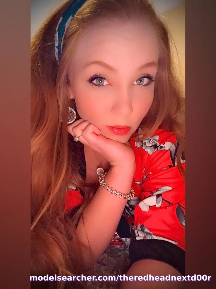 theredheadnextd00r