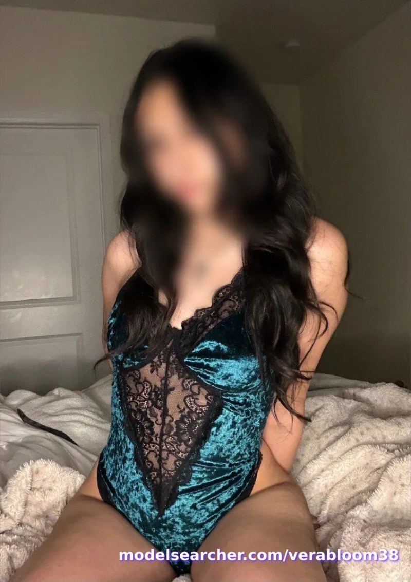✧･ﾟ: ✧ 𝓿𝓮𝓻𝓪 𝓫𝓵𝓸𝓸𝓶 ✧:･ﾟ✧ Spotlight #fapsearcheri1