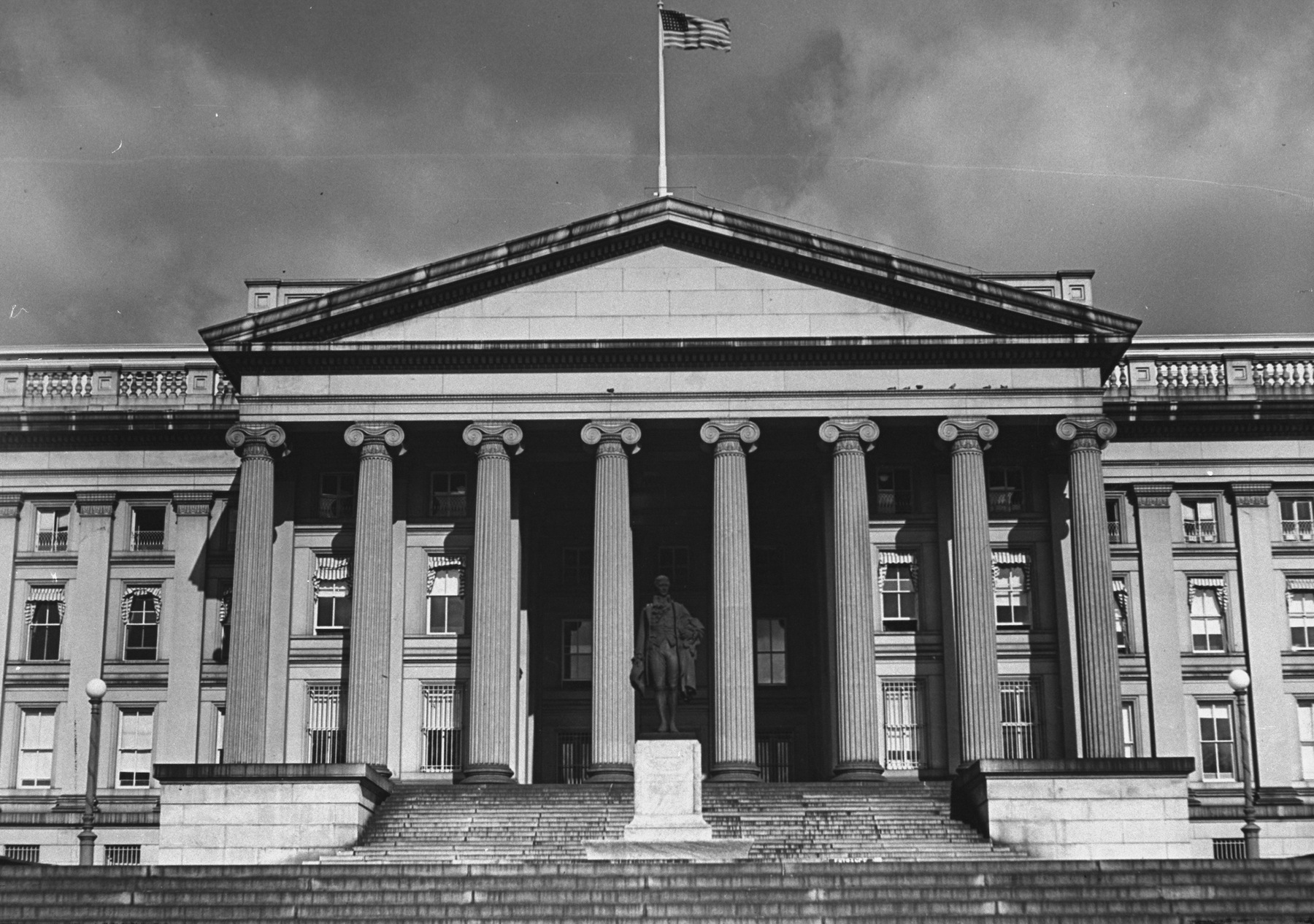 U.s. treasury department founding 1789 and gold standard anniversary