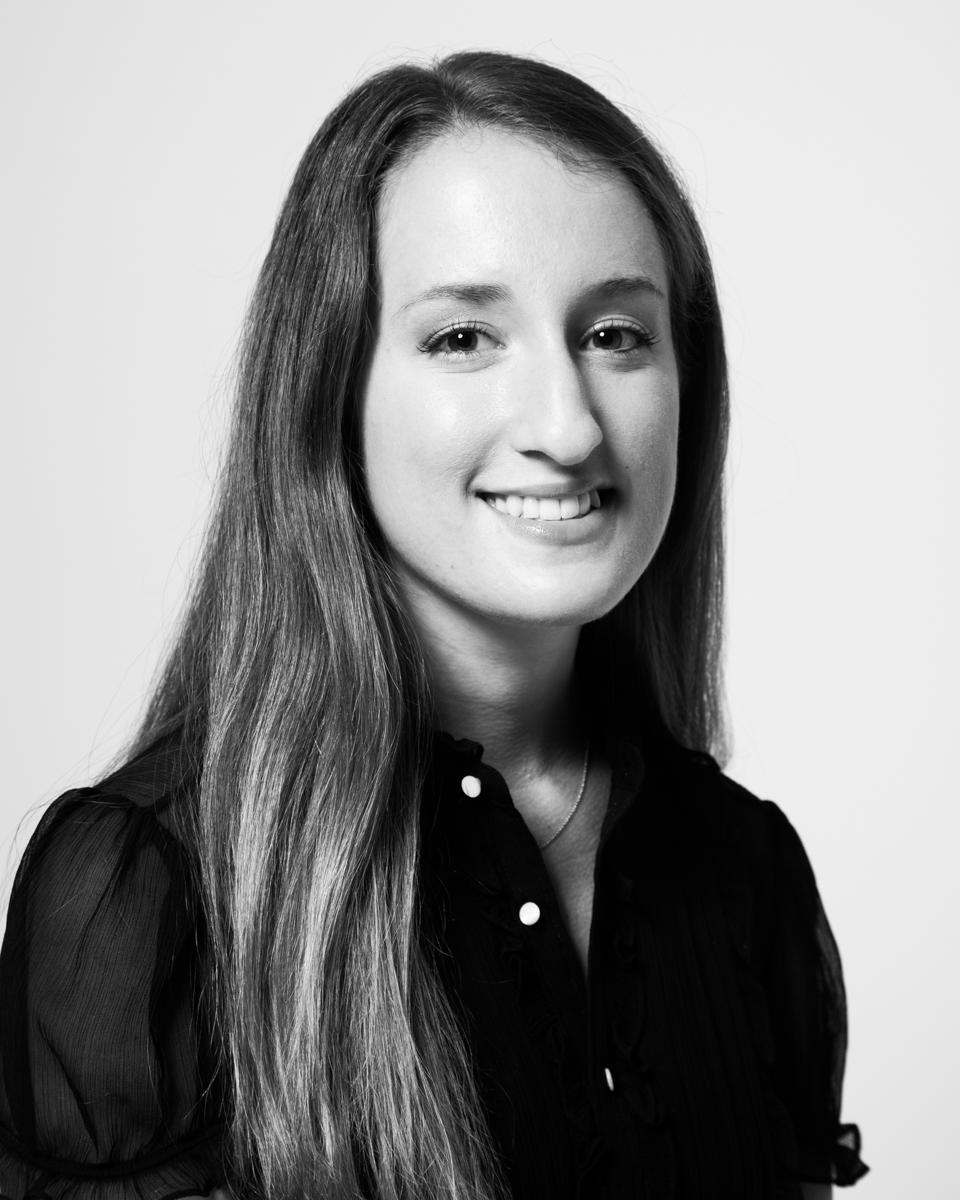 About Emily Straus Medium - Professional Ultra HD Minimal Images | Free Download