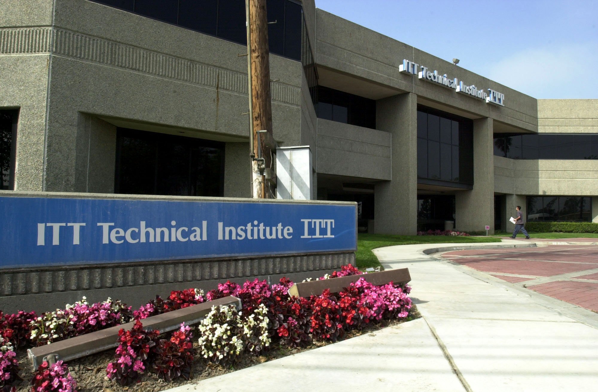 Itt technical institute stops enrolling new students