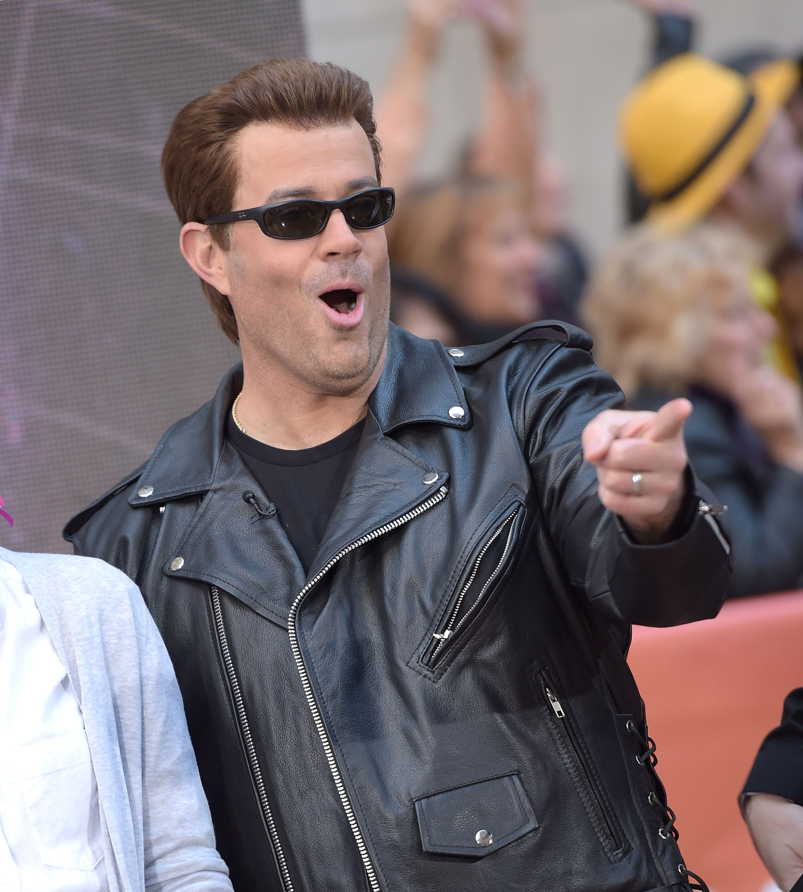 Oct 29, 2021 / 01:31 pm edt. Carson Daly Dressed Up As Himself In The Trl Glory Days Time