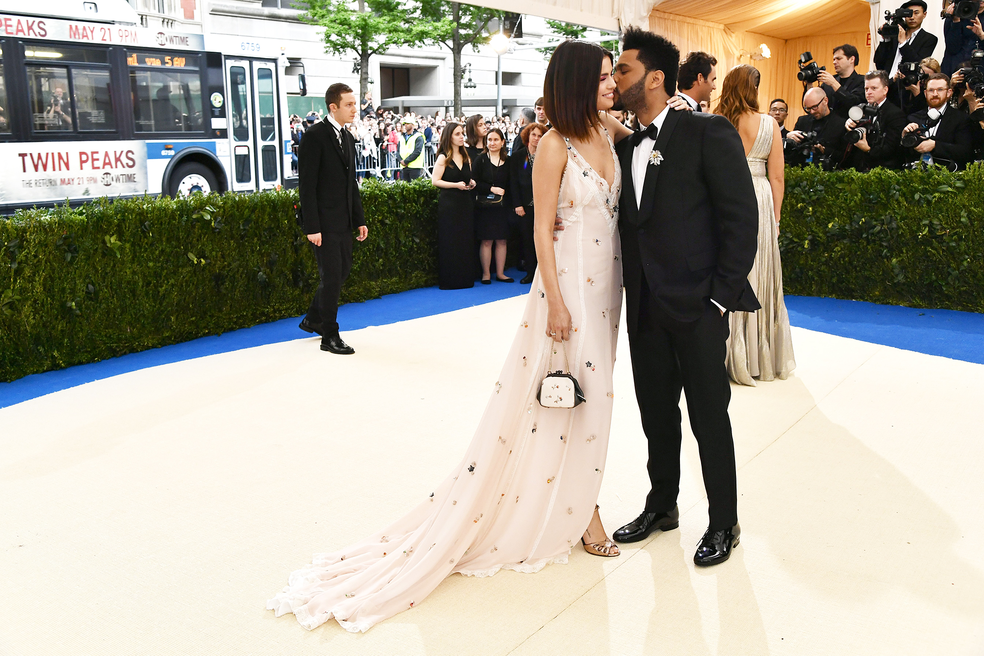 Selena Gomez And The Weeknd Make Red Carpet Debut At The Met Gala - Space Arts - Professional Full HD Collection