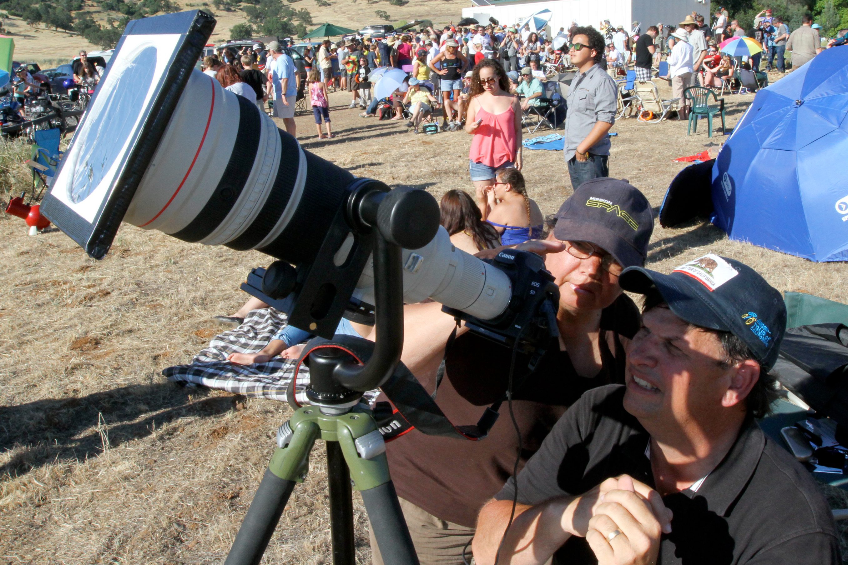 How To Photograph A Solar Eclipse - Modern Sunset Photo - 8K