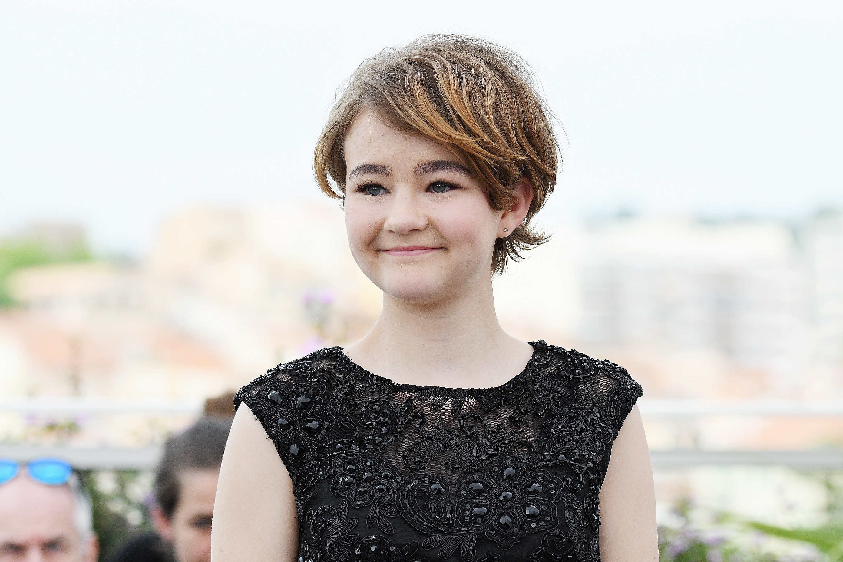 Millicent Simmonds Wikipedia - Premium Abstract Art Gallery - 4K