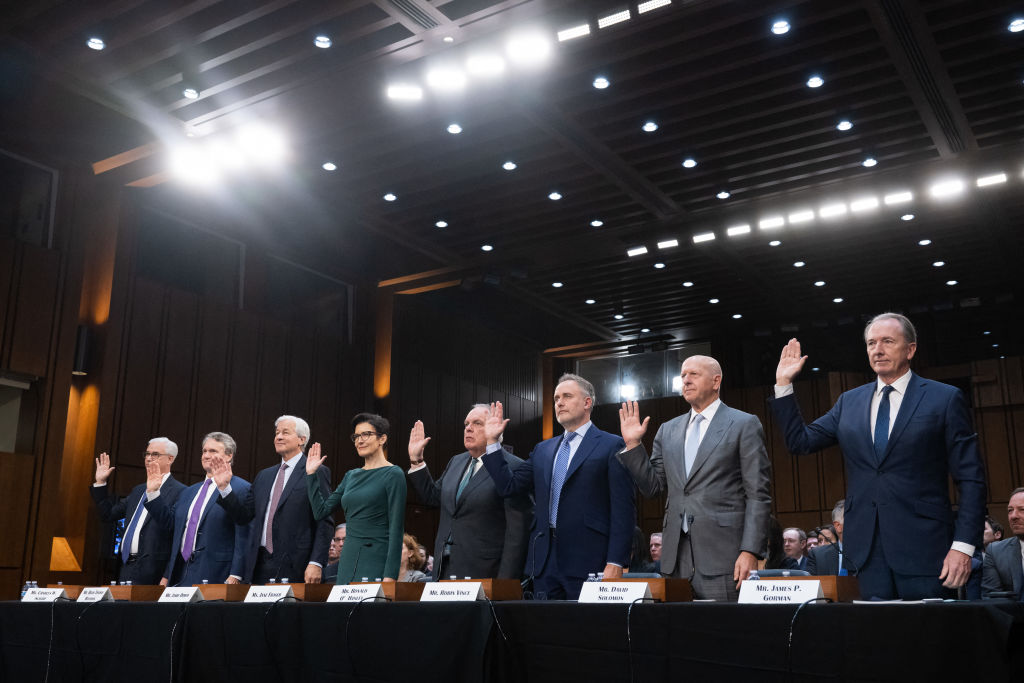 Are Banks Too Big To Fail Family Bank Business - Perfect Landscape Wallpaper - Full HD