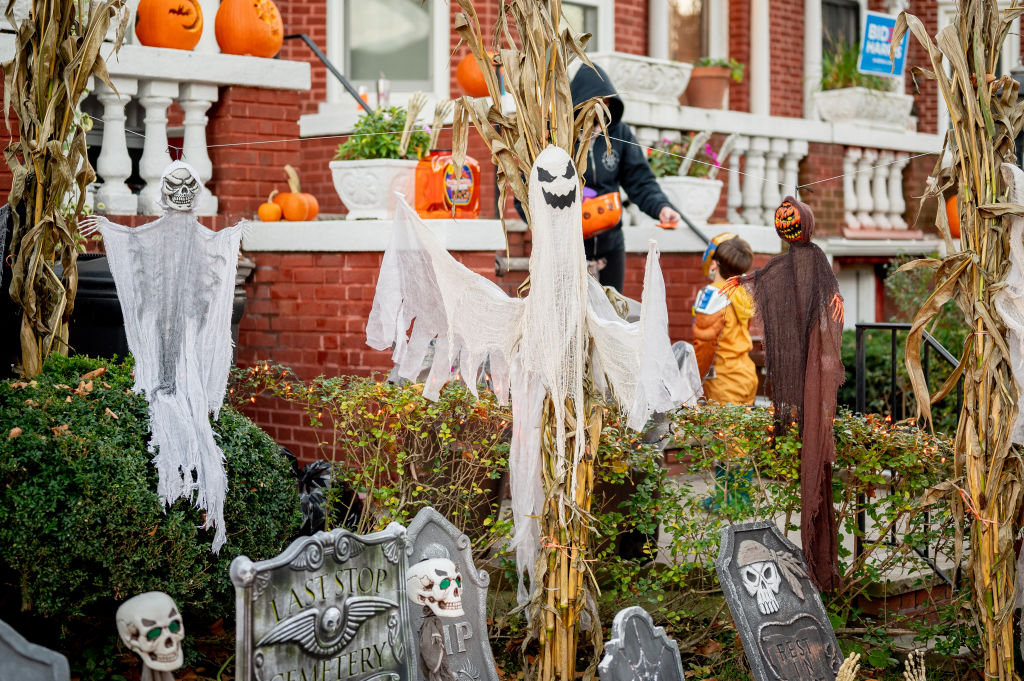 Halloween Ghosts 01 - Professional Ocean Background - Full HD