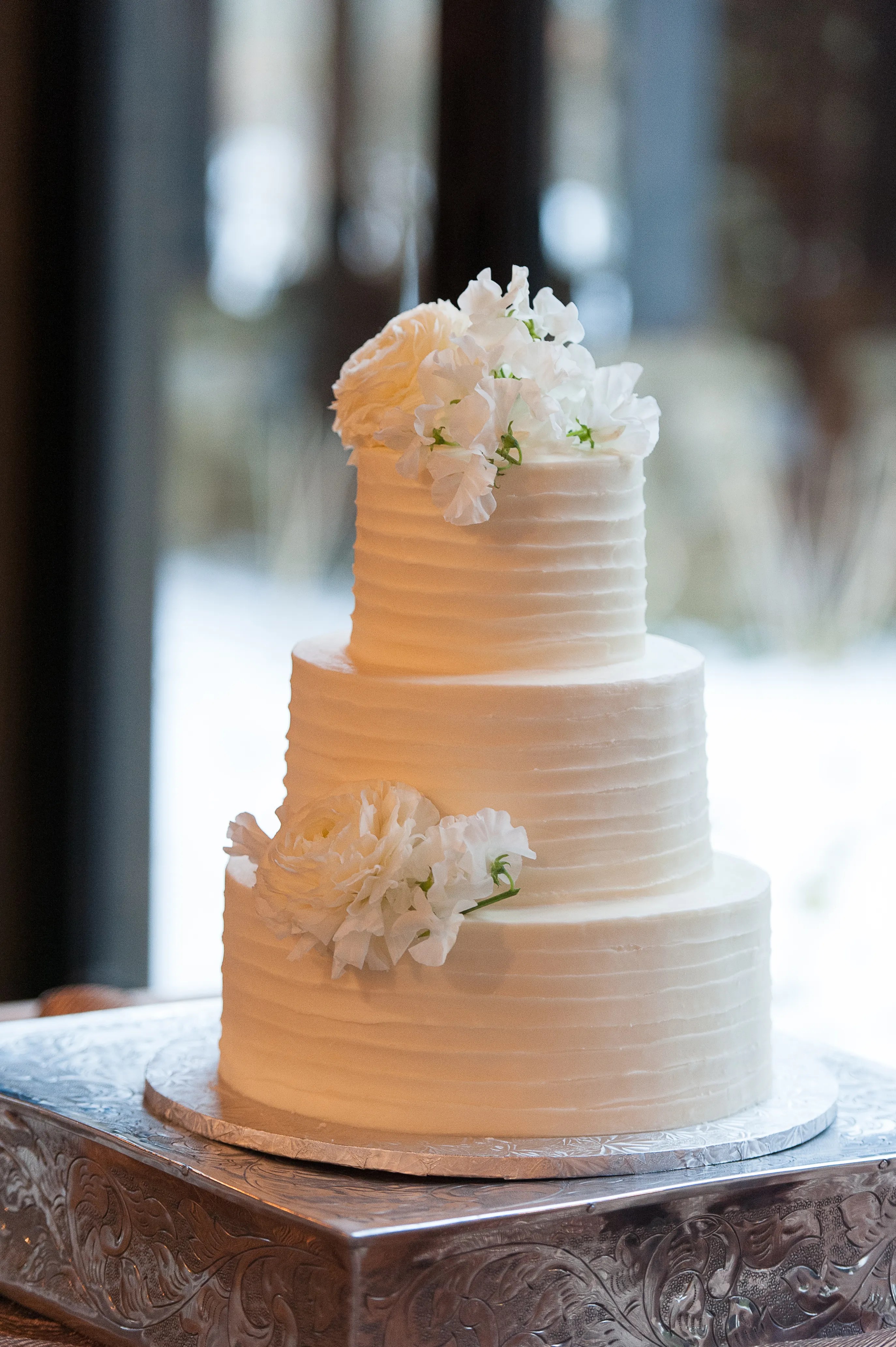 41+ Nice Wedding Planners In Vermont - White Lisianthus-Topped Textured White Buttercream Wedding / Many people spend a lot of money on their wedding.