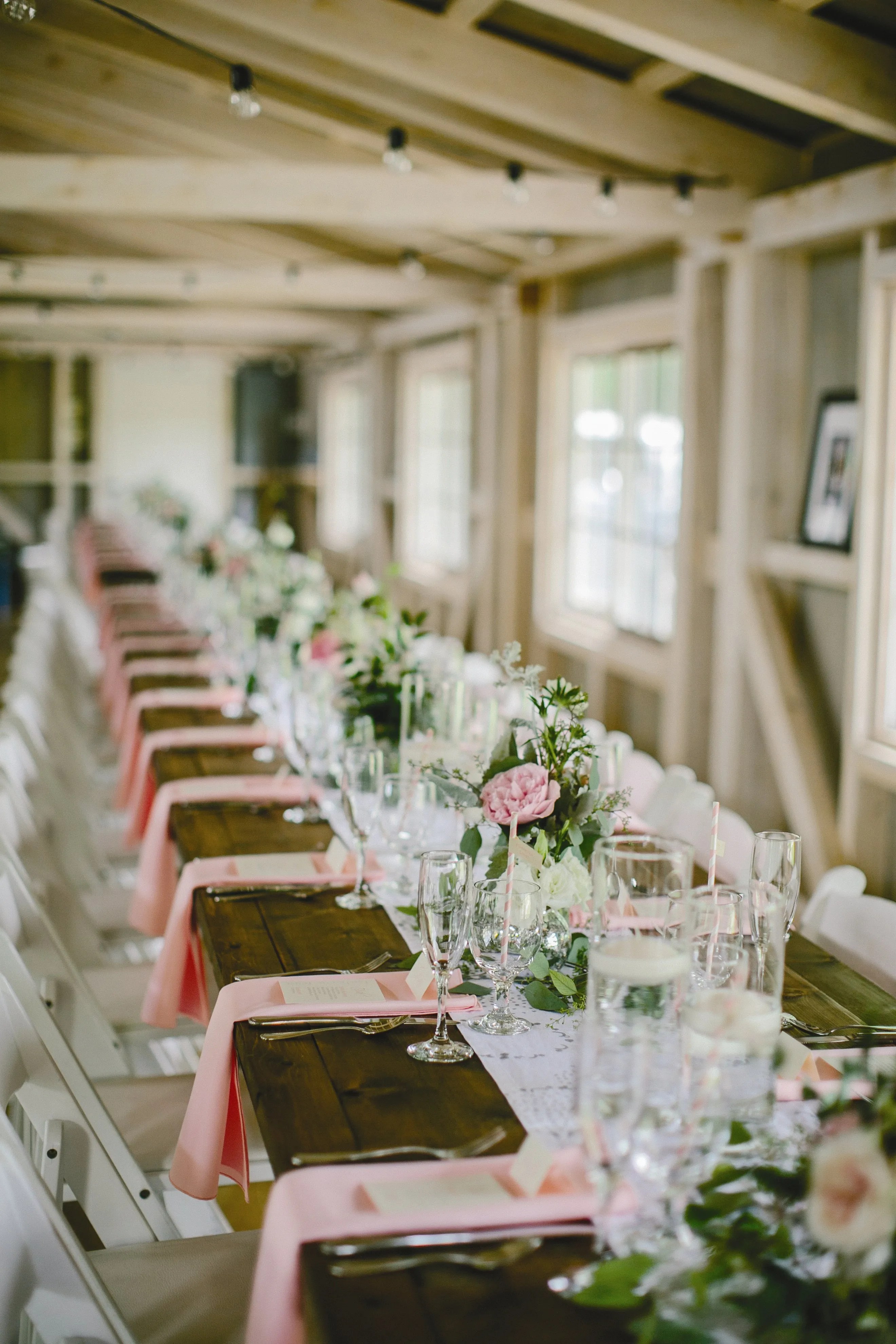 28+ Awesome Wedding Decor Checklist / Burgundy Fall Bouquet with Calla Lilies and Eucalyptus / Get ideas for honeymoon registries, universal registries and charity registries.