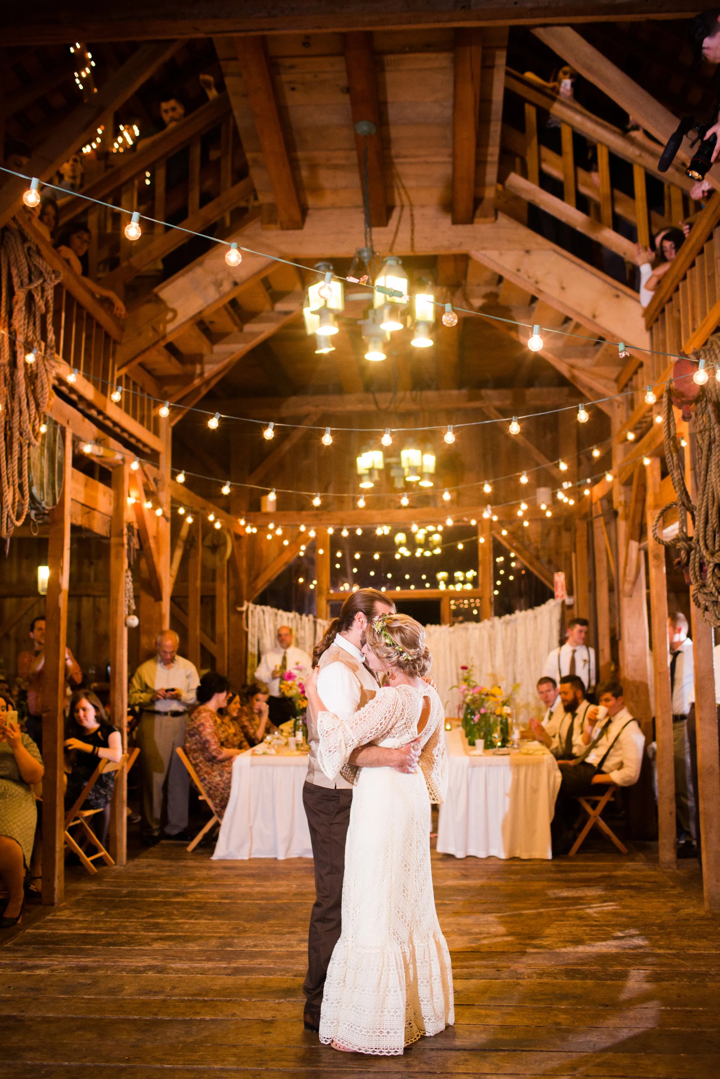 33+ Nice Barn Wedding Venues In Hertfordshire - Summer Barn Wedding In New England - Rustic Wedding Chic / Henry moore studios & gardens, much hadham · hanbury manor marriott hotel and country club, ware · north mymms park, hatfield · the barn at alswick .