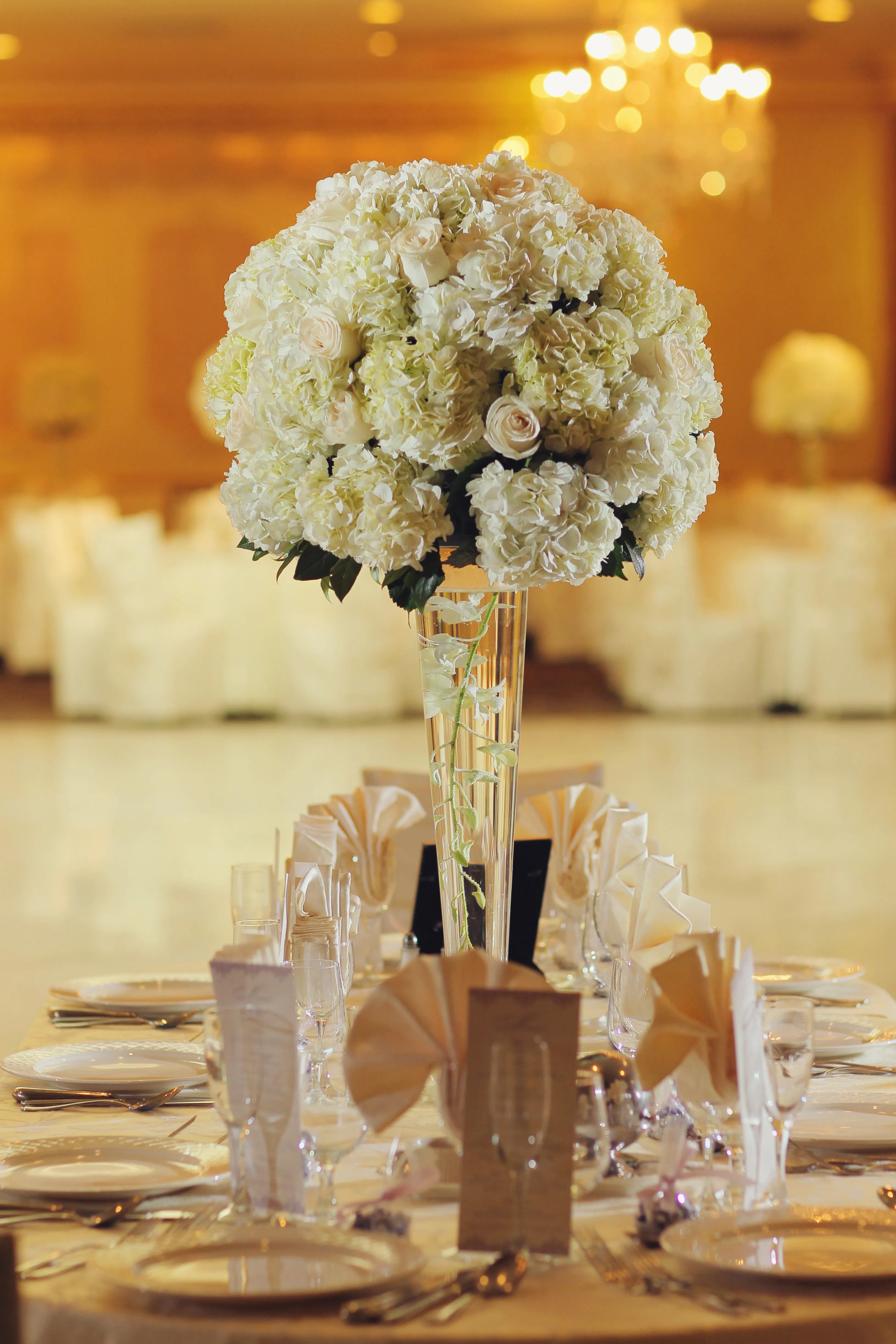 Rd.com relationships dating what better venue to kick off the list than that of prince harry and megan markle's. Traditional Tall Hydrangea and Rose Centerpieces