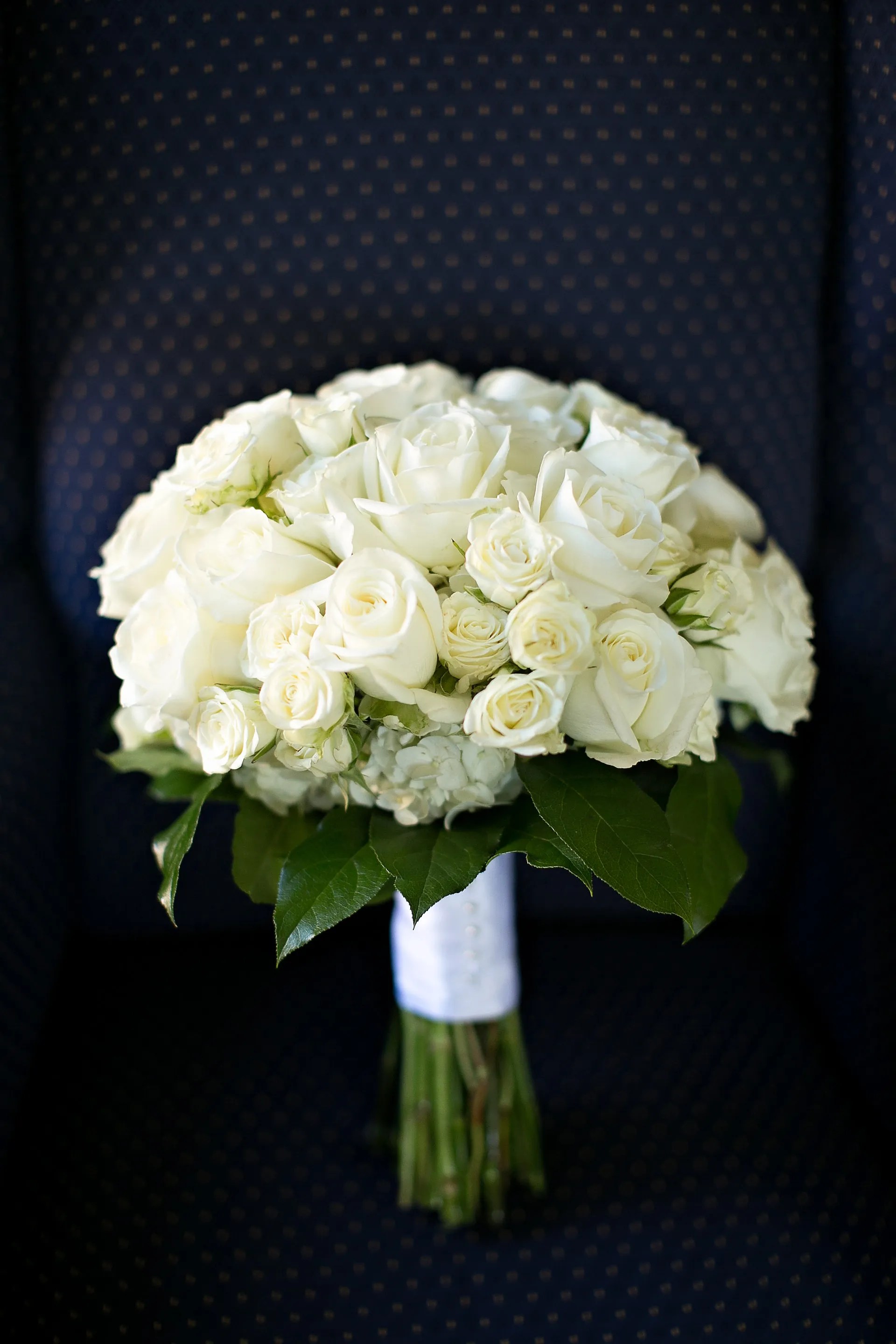 18+ Beautiful Ivory Wedding Gifts / Classic Ivory Rose Bridal Bouquet - We've included a complete list of all the traditional names and equivalent modern gift suggestions for each of the anniversary years from a first anniversary through to an eightieth.