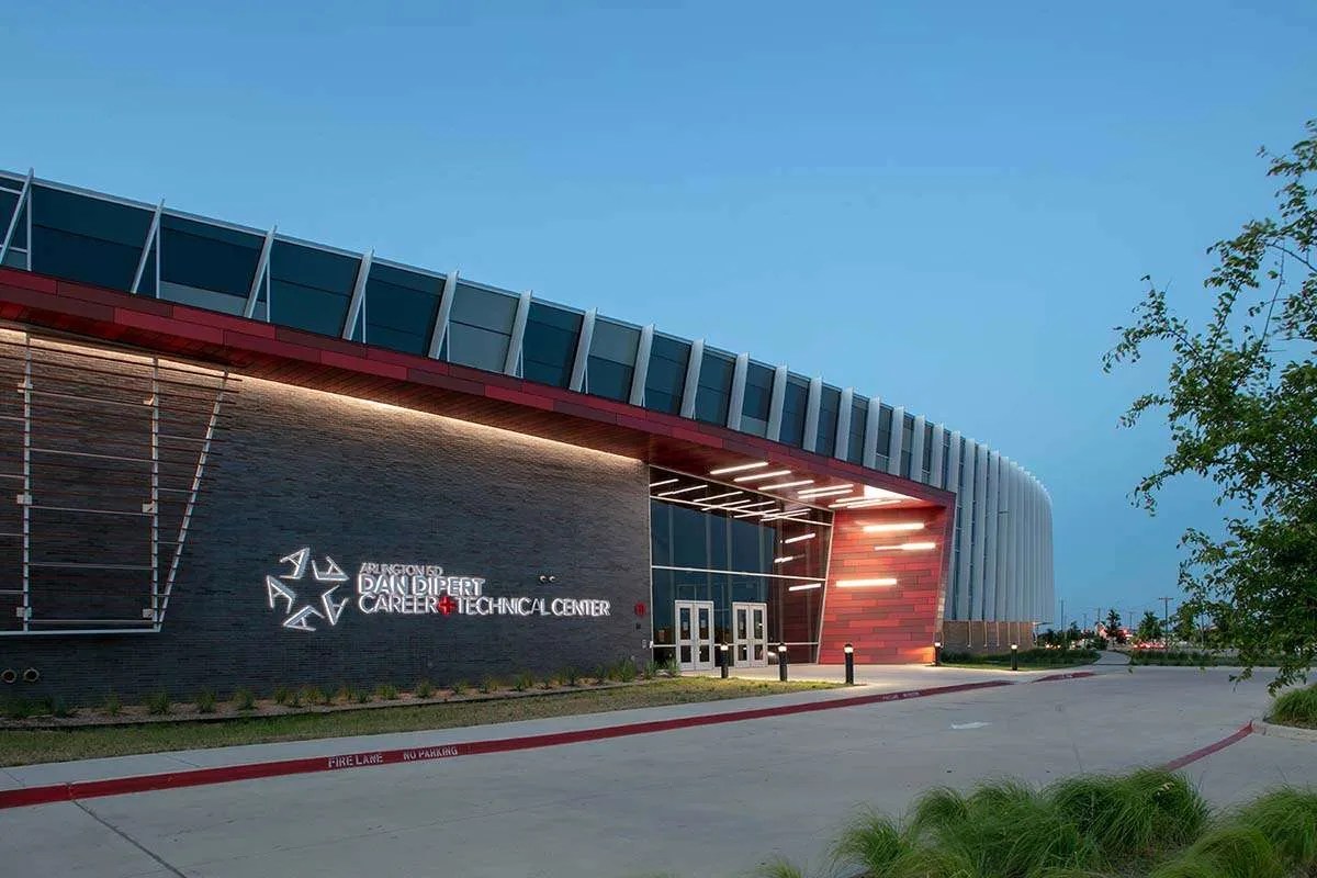 Apogee AFS Tubelite AISD Dan Dipert Career & Technical Center