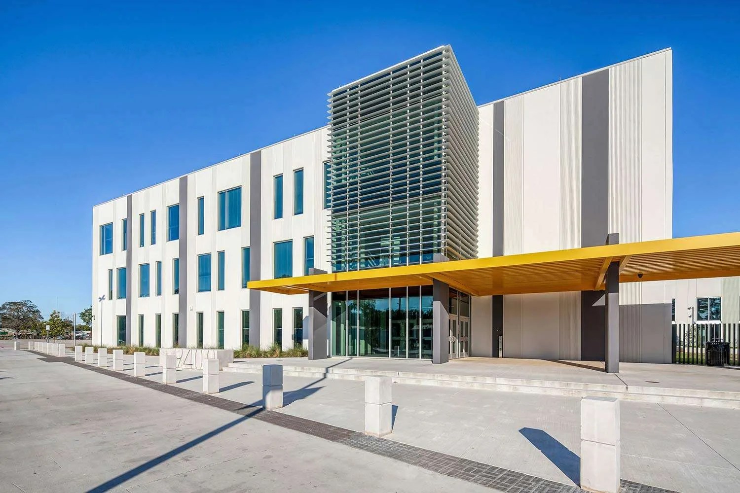 Apogee AFS Tubelite Sam Houston Math, Science, and Technology Center
