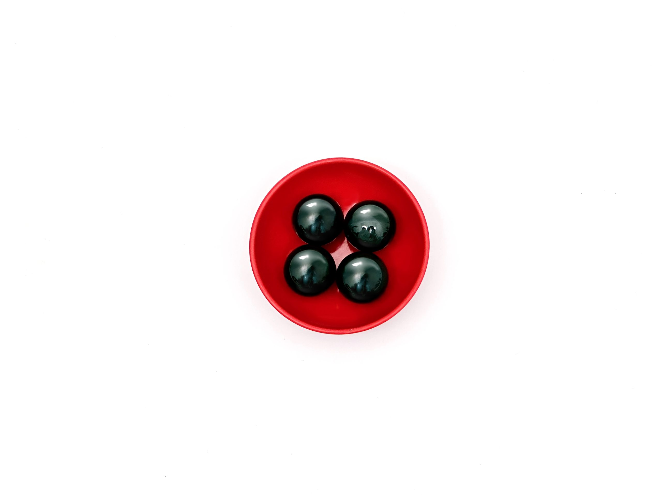 【4颗绿色珠子 + 红色托盘】