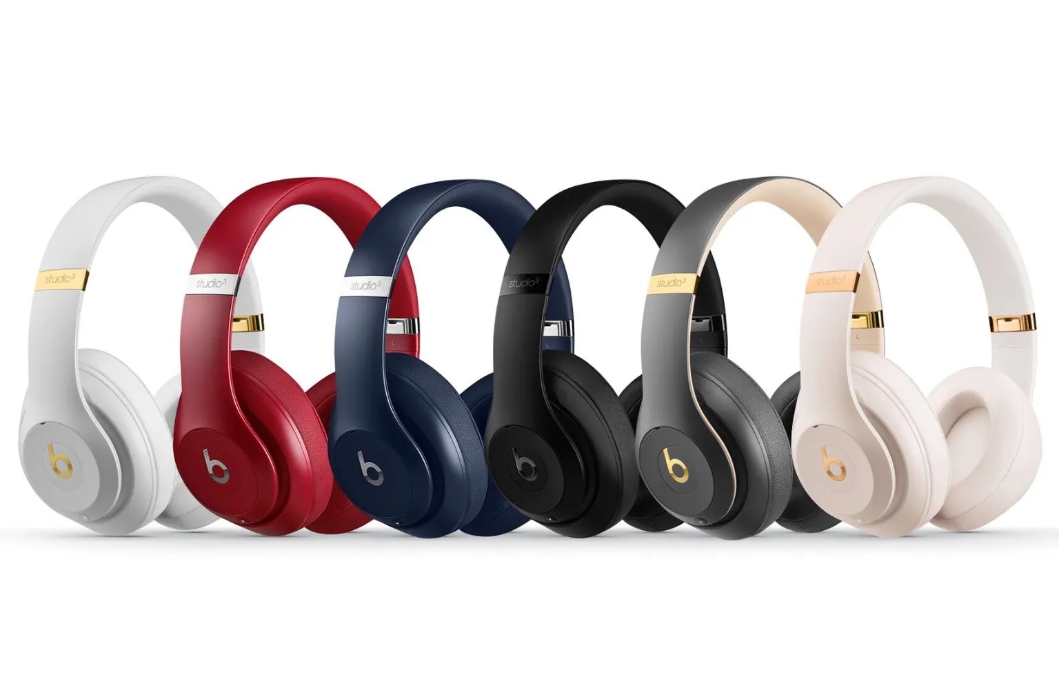 Product showcase of Beats Studio3 on Apple Mac Man