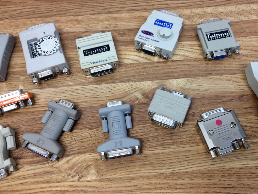 Apple Macintosh Quadra 700 本体＋VGA変換アダプター Macintosh to VGA Display Adapter – Apple Rescue of Denver