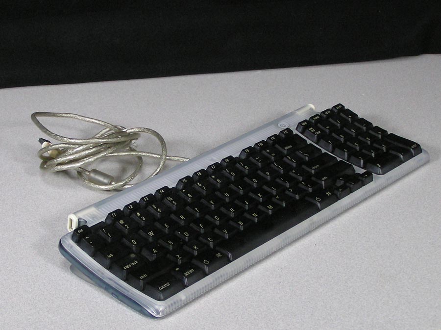 Apple USB Keyboard – Apple Rescue of Denver